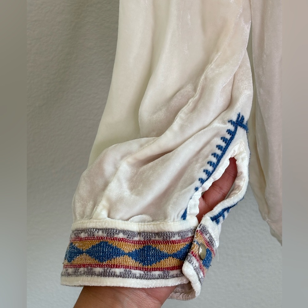 Johnny Was Eugenia Velvet Blouse Sz M Silk Blend Embroidered Western Boho Hippie - Picture 3 of 9